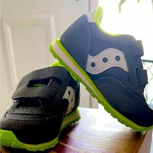 Toddler sneakers size 4